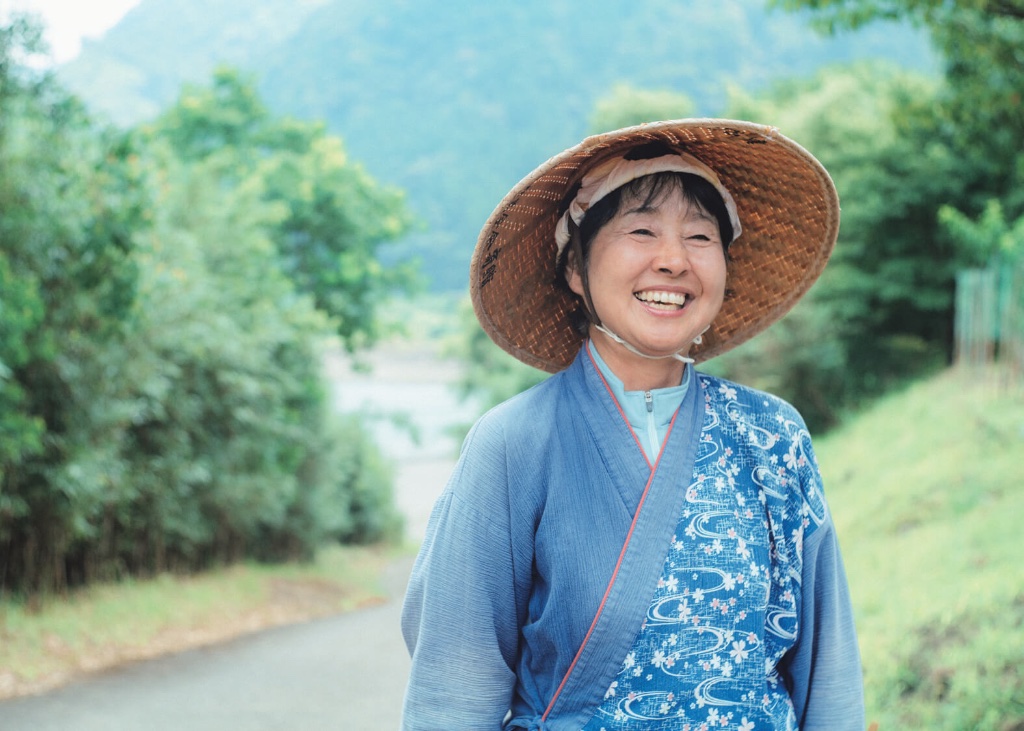 西浦　康代